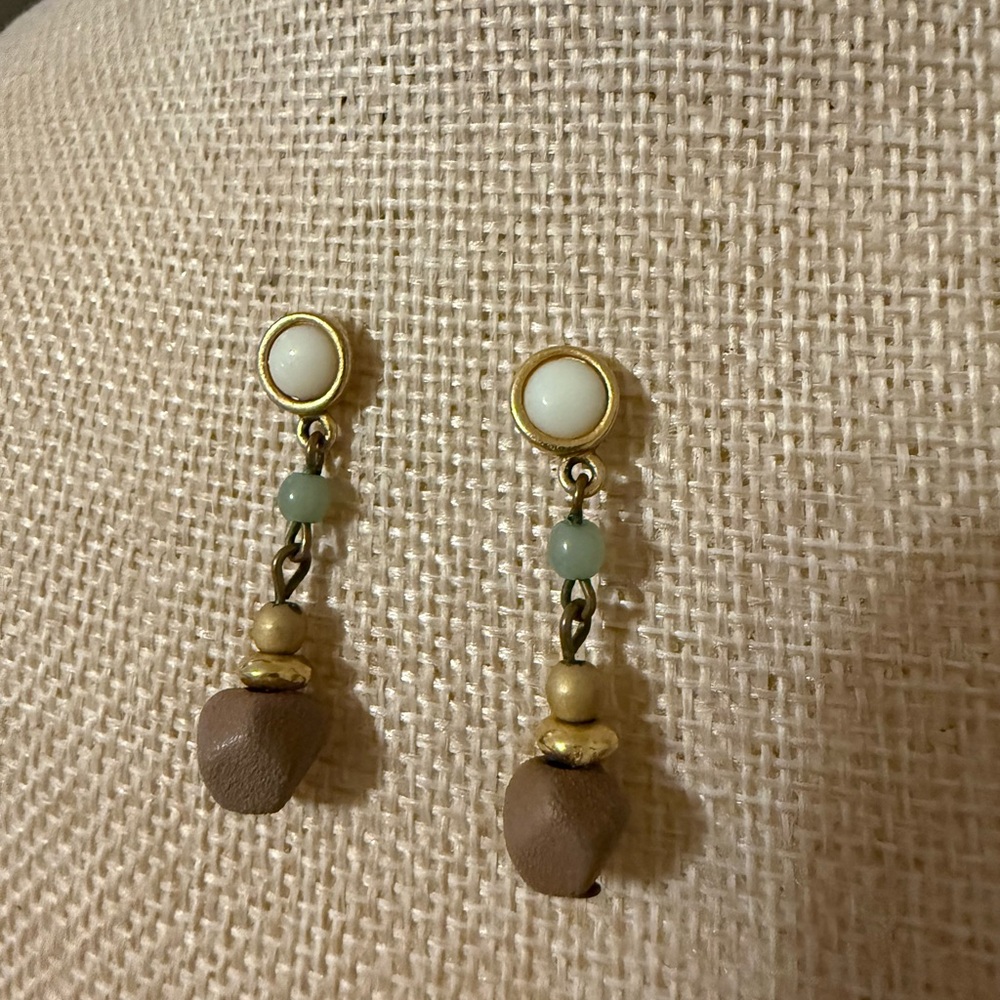 Liz‎ Claiborne Gold and Cream Dangle Earrings